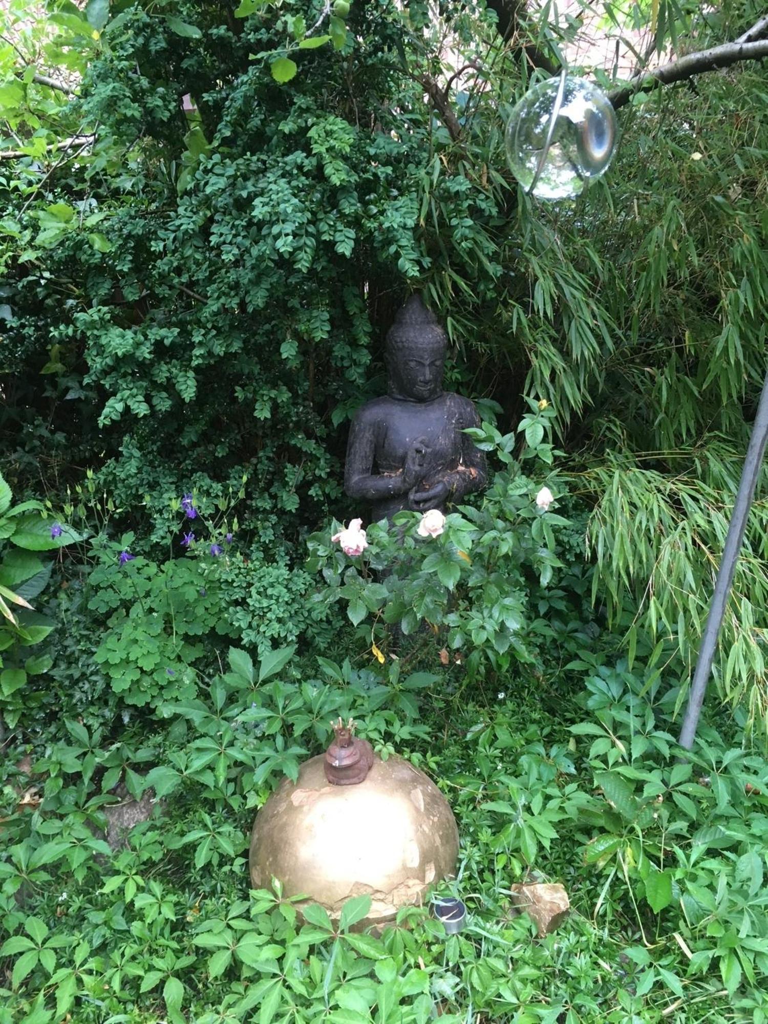 Grosse Hobbithoehle Mit Gemeinschaftsgarten Neustadt am Rubenberge Exterior photo